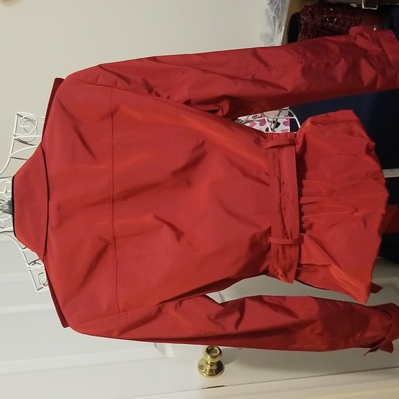 LADY IN RED❣️Gorgeous Iridescent red Burberry short belted jacket - Picture 7 of 12